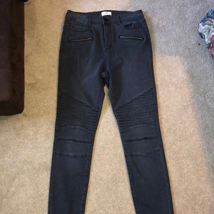 Skinny black jeans ! Super soft